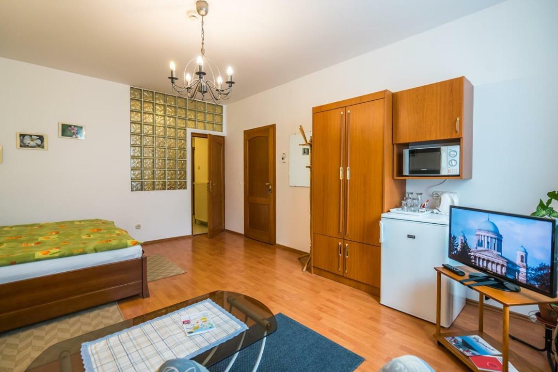 Szent Kristof Panzio Hotel Esztergom Exterior foto